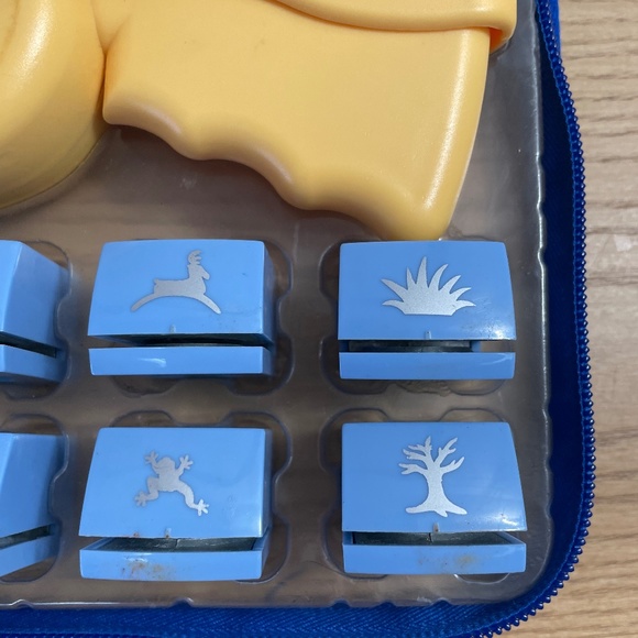 Craft Paper Punch Kit Zippered Case 12 Designs Paper Art Easter Rabbit Valentine - Picture 4 of 7